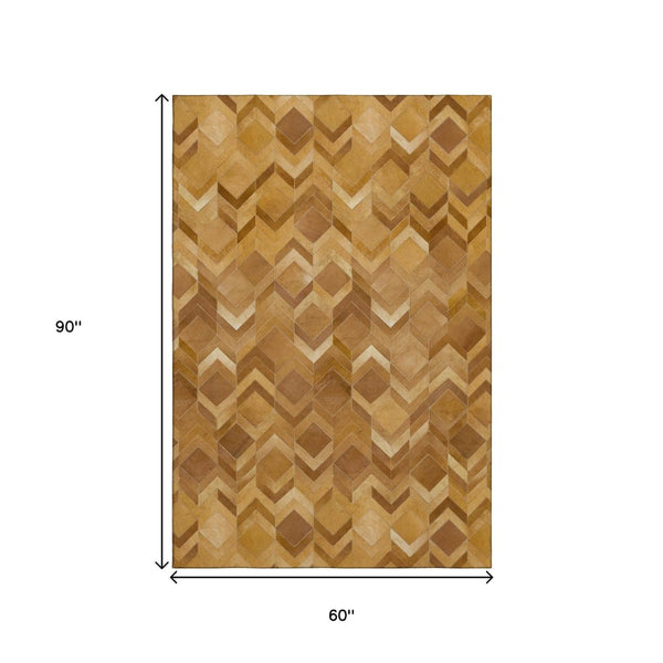 HomeRoots 5' Modern Geometric Washable Area Rug in Brown, Ivory & Beige - UV Protected, Stain Resistant & Durable 644690