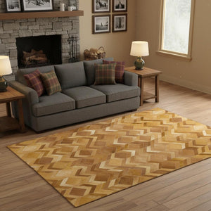 HomeRoots 5' Modern Geometric Washable Area Rug in Brown, Ivory & Beige - UV Protected, Stain Resistant & Durable 644690