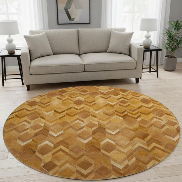 HomeRoots 8' Brown Ivory Beige Geometric Round Rug - Washable, UV Protected, Perfect for Homes with Kids & Pets 644691