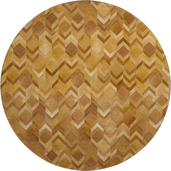 HomeRoots 8' Brown Ivory Beige Geometric Round Rug - Washable, UV Protected, Perfect for Homes with Kids & Pets 644691