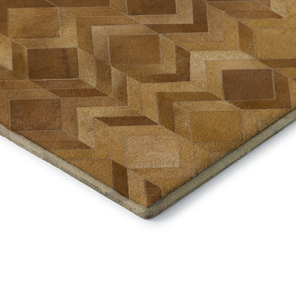 HomeRoots 8' Brown Ivory Beige Geometric Round Rug - Washable, UV Protected, Perfect for Homes with Kids & Pets 644691