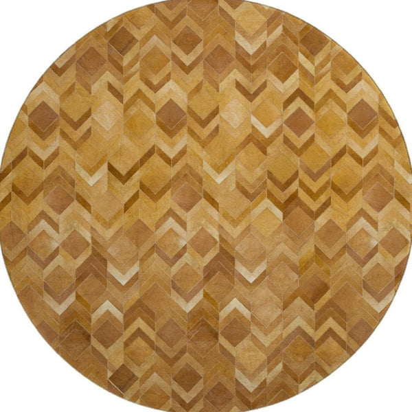 HomeRoots 8' Brown Ivory Beige Geometric Round Rug - Washable, UV Protected, Perfect for Homes with Kids & Pets 644691