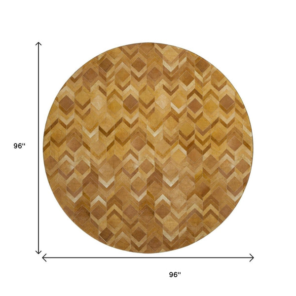 HomeRoots 8' Brown Ivory Beige Geometric Round Rug - Washable, UV Protected, Perfect for Homes with Kids & Pets 644691