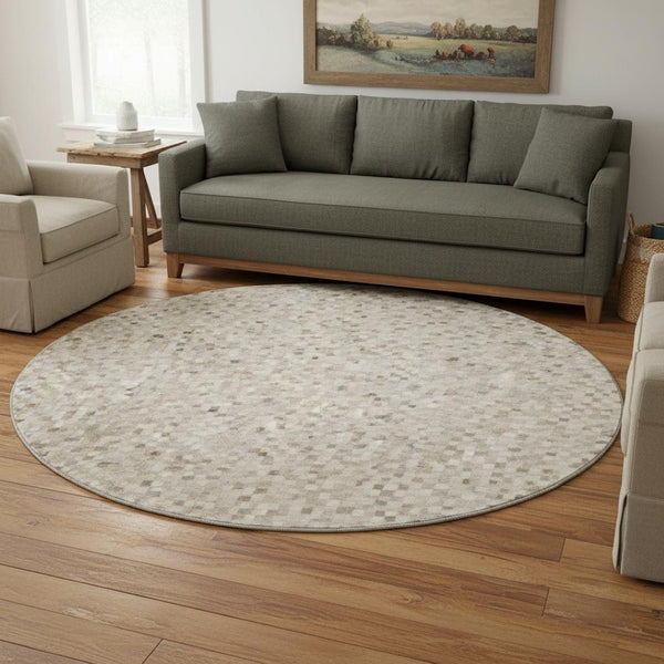 HomeRoots 8' Gray Ivory Beige Geometric Washable Round Rug - UV Protected, Durable & Ideal for Busy Homes 644697