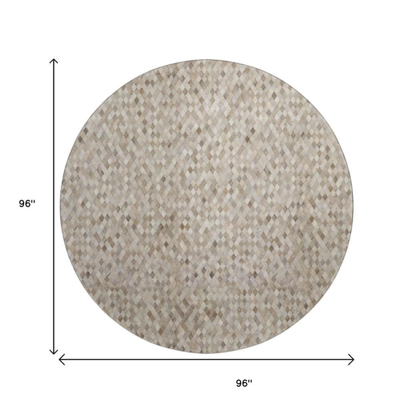 HomeRoots 8' Gray Ivory Beige Geometric Washable Round Rug - UV Protected, Durable & Ideal for Busy Homes 644697