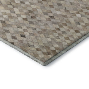 HomeRoots 8' X 10' Gray Ivory Beige Geometric Area Rug - Washable, UV Protected & Stain Resistant for Homes 644698