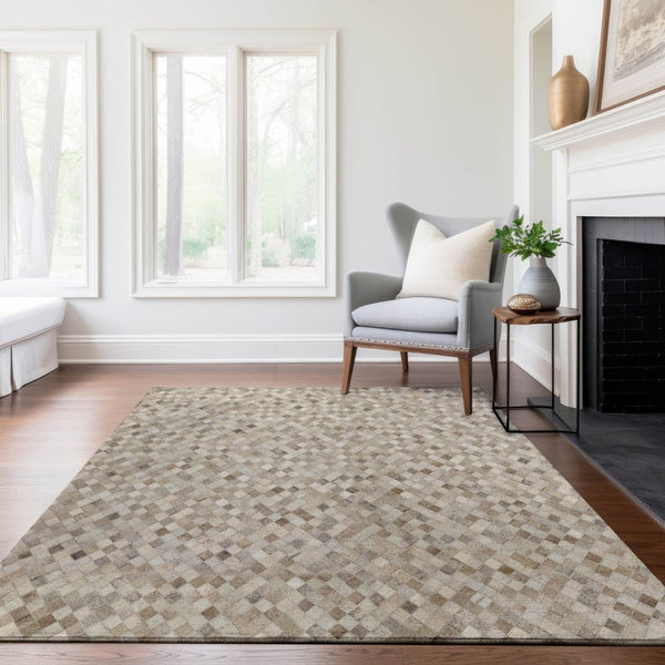 HomeRoots 8' X 10' Gray Ivory Beige Geometric Area Rug - Washable, UV Protected & Stain Resistant for Homes 644698