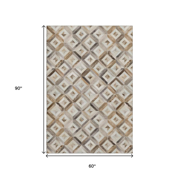 HomeRoots 5' X 8' Washable Geometric Area Rug in Gray, Brown & Ivory - Stylish, Stain-Resistant & Durable! 644702