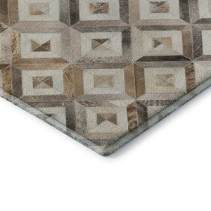 HomeRoots 5' X 8' Washable Geometric Area Rug in Gray, Brown & Ivory - Stylish, Stain-Resistant & Durable! 644702