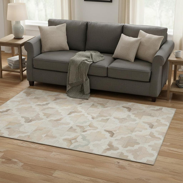 HomeRoots 5' X 8' Washable Geometric Area Rug in Ivory, Beige & Gray - Durable, Stain-Resistant & UV Protected! 644708