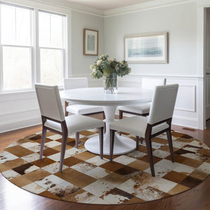 HomeRoots 8' Brown and Ivory Patchwork Round Rug - Washable, UV-Protected, Durable, Ideal for Busy Homes 644727