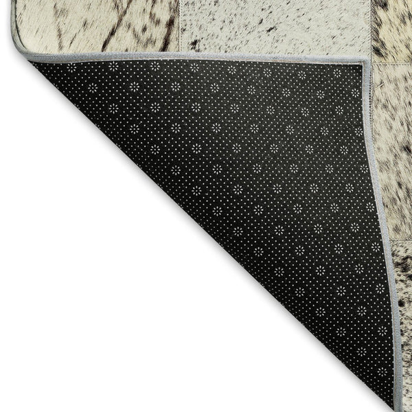HomeRoots 5' Stylish Granite Gray, Ivory & Black Patchwork Area Rug - Washable, UV Protected & Stain Resistant 644732