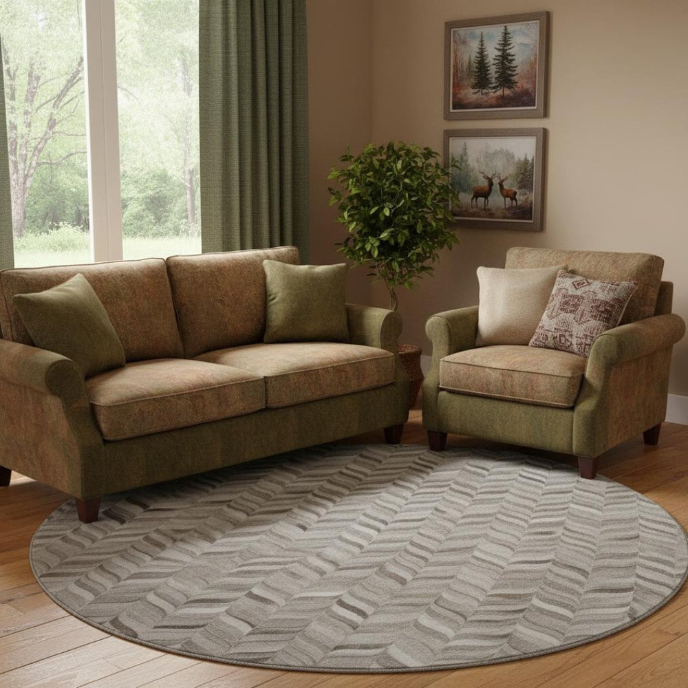 HomeRoots 8' Gray and Ivory Geometric Washable Round Rug – Durable, UV-Protected, Perfect for High-Traffic Areas 644745