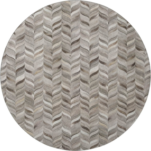 HomeRoots 8' Gray and Ivory Geometric Washable Round Rug – Durable, UV-Protected, Perfect for High-Traffic Areas 644745