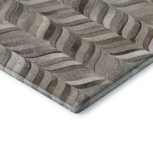 HomeRoots 8' X 10' Gray and Ivory Geometric Area Rug – Stylish, Washable, UV-Protected for Busy Homes 644746