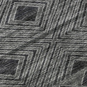 HomeRoots 8' Modern Geometric Round Rug in Gray & Black - Washable, UV-Protected, Stain-Resistant Comfort 644769