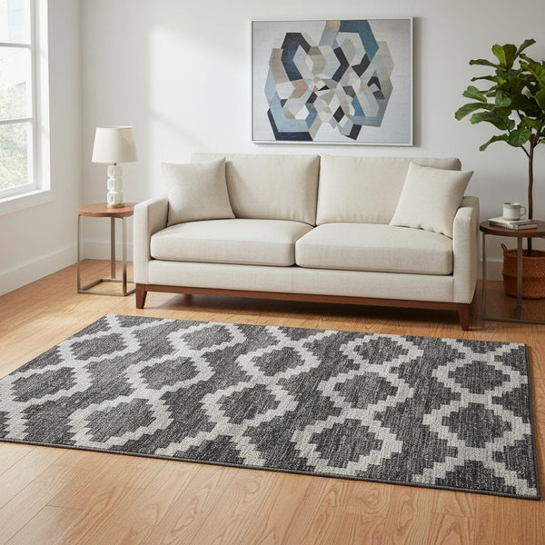 HomeRoots 5' Tribal Washable Area Rug in Gray, Ivory & Charcoal - UV Protected, Stain Resistant, Easy Care! 644954