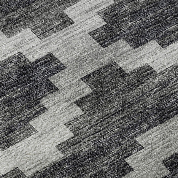 HomeRoots 8' Gray Ivory Charcoal Tribal Washable Round Rug – Durable, UV Protected, Modern Style for Any Space 644955
