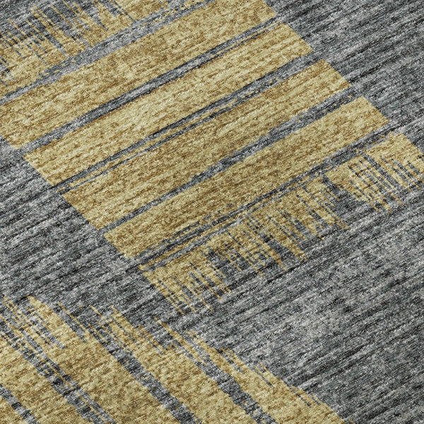HomeRoots 5' Gold and Gray Geometric Washable Area Rug - Stylish, Durable, UV-Protected for Modern Spaces 645045