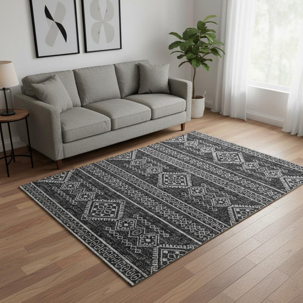 HomeRoots 5' X 8' Gray And Ivory Tribal Area Rug - Durable, Washable, UV-Protected for High Traffic Spaces 645081