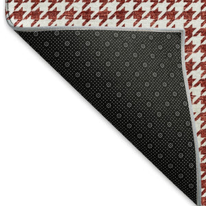 HomeRoots 8' X 10' Red And White Houndstooth Area Rug - Washable, UV Protected, Stylish & Durable for Homes 645155