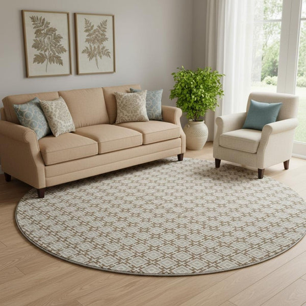 HomeRoots 8' Taupe and Beige Geometric Round Rug – Washable, UV Protected, Durable & Stain-Resistant Style! 645244