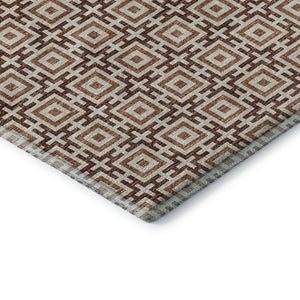 HomeRoots 8' Stylish Rust and Beige Geometric Round Rug - Washable, Stain Resistant, UV Protected for Any Room 645250