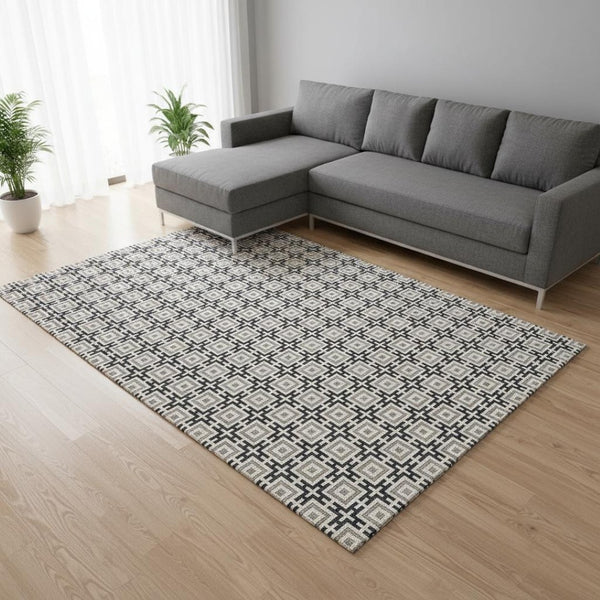 HomeRoots 8' X 10' Black And Ivory Geometric Area Rug - Washable, UV Protected, Stain Resistant, Durable Design 645257