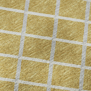 HomeRoots 8' Gold and Ivory Geometric Round Rug - Washable, UV Protected, Durable for High-Traffic Areas 645292