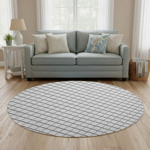 HomeRoots 8' Gray and Black Geometric Round Rug - Washable, UV Protected, Durable for Busy Homes & Stylish Spaces 645316