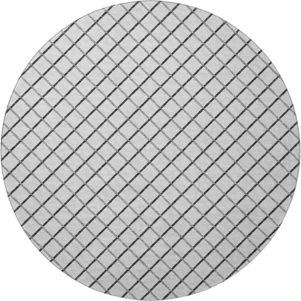 HomeRoots 8' Gray and Black Geometric Round Rug - Washable, UV Protected, Durable for Busy Homes & Stylish Spaces 645316
