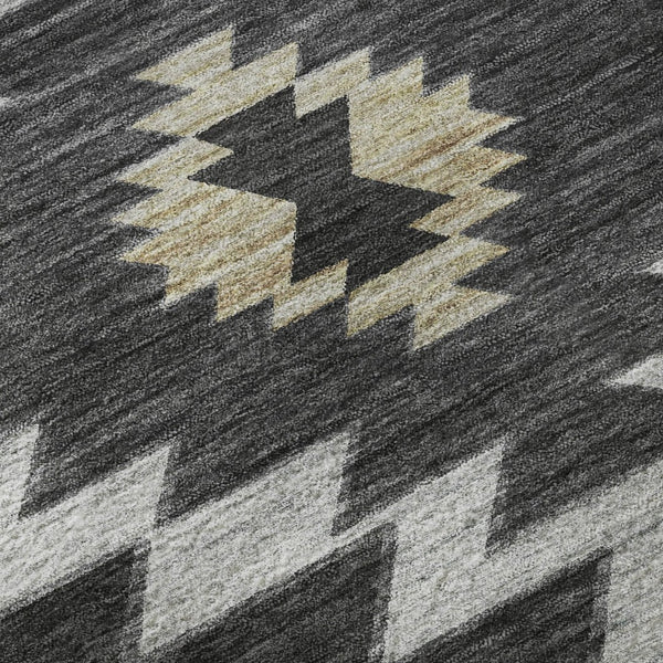 HomeRoots 8' Stylish Midnight Ivory & Beige Geometric Round Rug - Washable, UV Protected, Ideal for Families 645687
