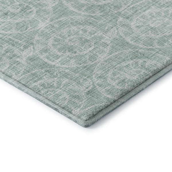 HomeRoots 8' Green And Ivory Geometric Round Rug – Stylish, Washable, UV-Protected for Indoor & Outdoor Use! 646112