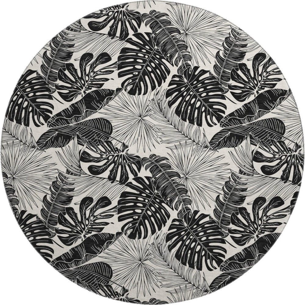 HomeRoots 8' Midnight and Ivory Geometric Round Rug - Washable, UV-Protected, Ideal for High-Traffic Areas! 646400