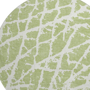 HomeRoots 8' Fern Green and Ivory Abstract Washable Round Area Rug with UV Protection for High-Traffic Homes 646509