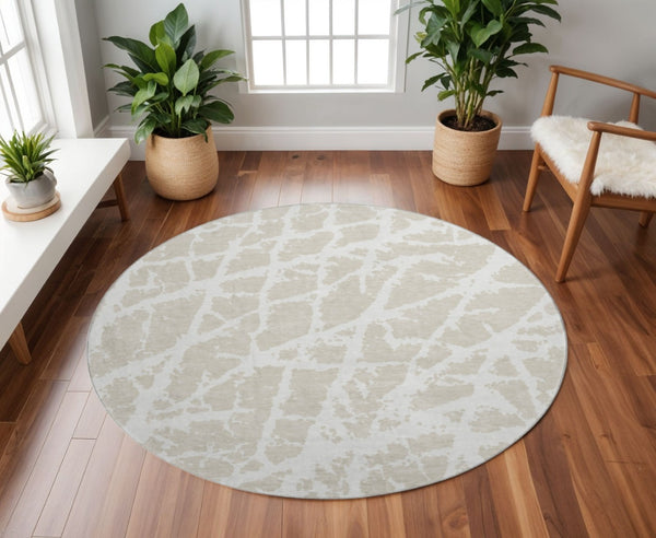HomeRoots 8' Beige and Ivory Abstract Round Rug - Washable, UV Protected, Durable, Perfect for High-Traffic Areas 646515