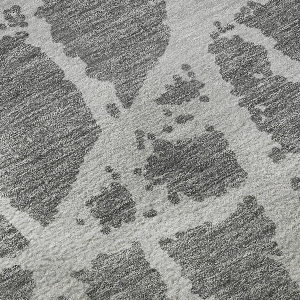 HomeRoots 8' Charcoal and Ivory Abstract Round Rug – Washable, Stain Resistant, UV Protected for Active Homes 646533