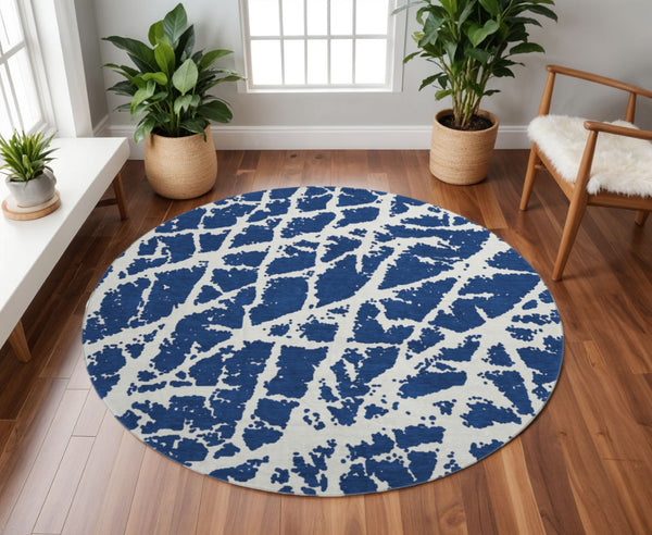 HomeRoots 8' Navy Blue & Ivory Abstract Washable Round Rug - UV Protected, Stain Resistant, Modern Decor Essential 646551