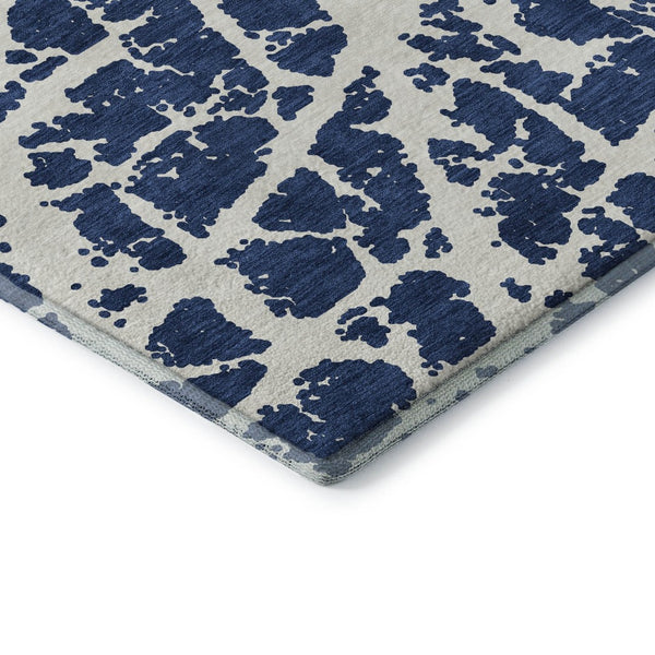 HomeRoots 8' Navy Blue & Ivory Abstract Washable Round Rug - UV Protected, Stain Resistant, Modern Decor Essential 646551