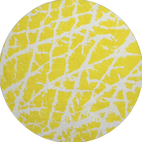 HomeRoots 8' Yellow And Ivory Abstract Round Rug - Washable, UV Protected, Family-Friendly for Any Space 646599
