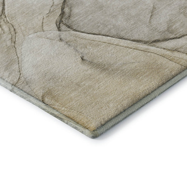 HomeRoots 8' Beige and Ivory Abstract Round Washable Rug with UV Protection for Modern Homes and Families 646605