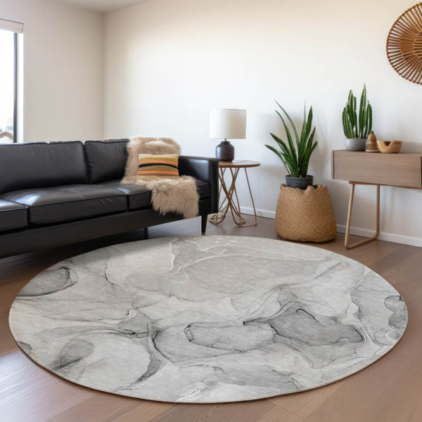 HomeRoots 8' Gray And Ivory Abstract Round Washable Rug with UV Protection - Stylish, Durable, and Easy Care! 646713