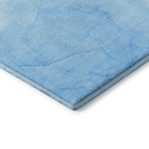 HomeRoots 8' Blue And Ivory Abstract Round Rug - Washable, UV Protected, Perfect for High-Traffic Spaces 646933