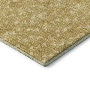 HomeRoots 8' Gold and Ivory Geometric Round Rug - Stain-Resistant, Washable, UV-Protected for Any Space! 647083