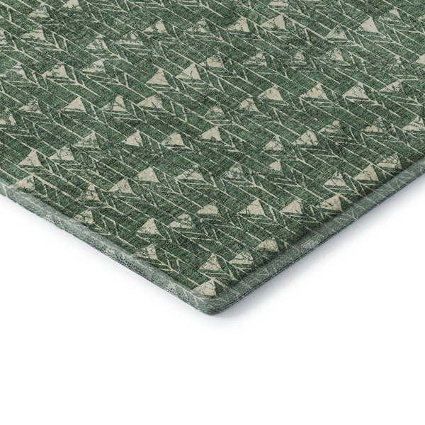 HomeRoots 8' Green and Ivory Geometric Round Rug - Washable, UV Protected, Durable for Indoor and Outdoor Use 647095
