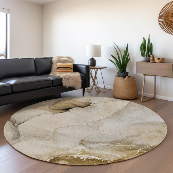 HomeRoots 8' Beige and Ivory Abstract Round Rug - Washable, UV Protected, Pet-Friendly for Modern Spaces 647323