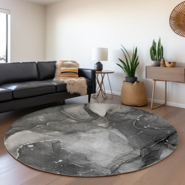 HomeRoots 8' Gray And Ivory Abstract Round Rug – Washable, UV Protected, Durable, Perfect for Modern Spaces! 647371