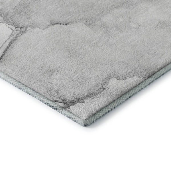 HomeRoots 8' Silver and Gray Abstract Round Rug - Washable, UV-Protected, Stain-Resistant for High-Traffic Areas 647395