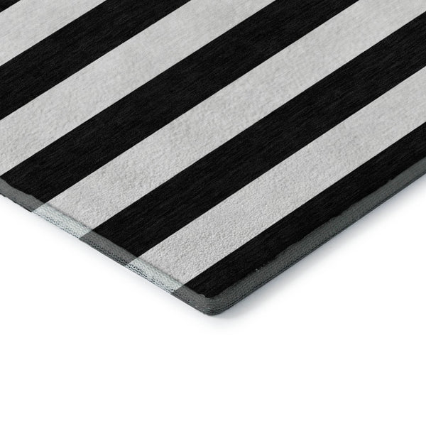 HomeRoots 8' Black And Ivory Striped Round Rug - Washable, UV Protected, Durable, Perfect for Any Space! 647563