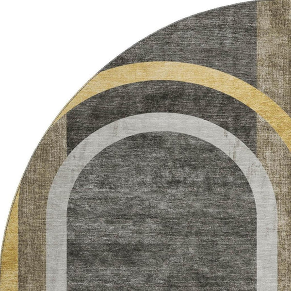 HomeRoots 8' Taupe and Gold Geometric Round Rug - Washable, UV Protected, Stylish & Durable for Any Space! 647929